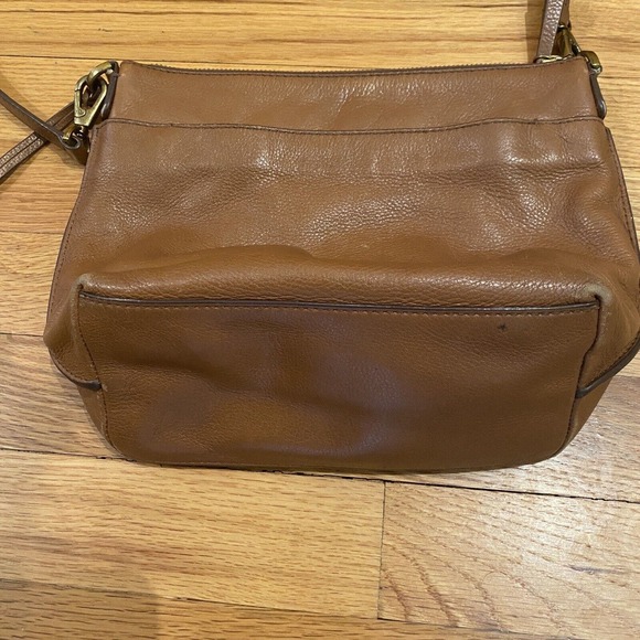 Vtg. Fossil Leather Crossbody Bag Purse Pocket Tan Carmel Brown Key Charm READ - Picture 7 of 15